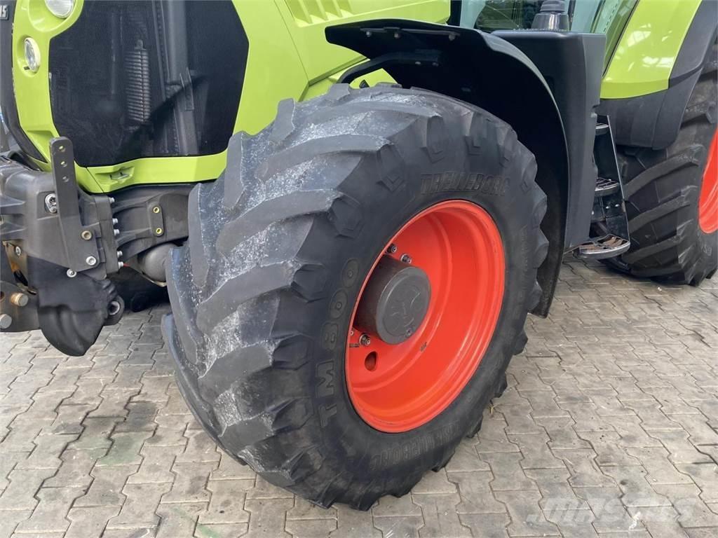 CLAAS Arion 640 Tractores