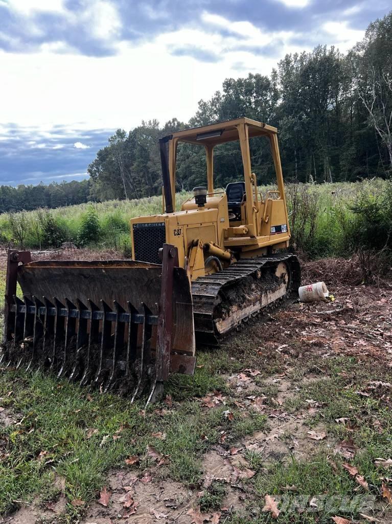 CAT D 3 B Buldozer sobre oruga