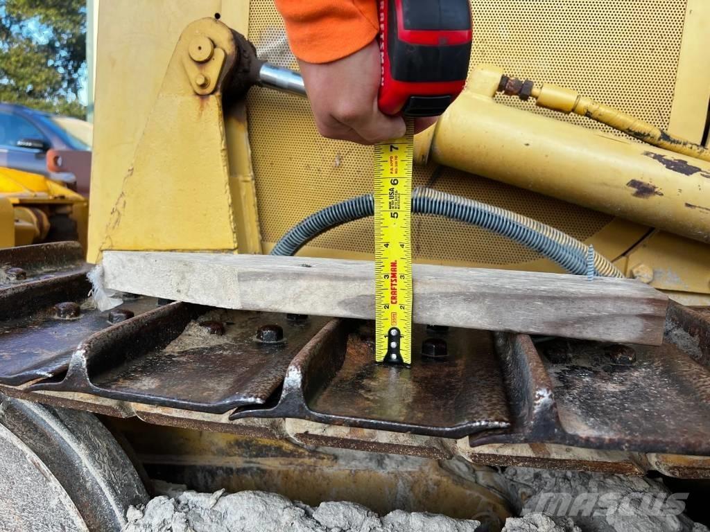 CAT D 3 B Buldozer sobre oruga