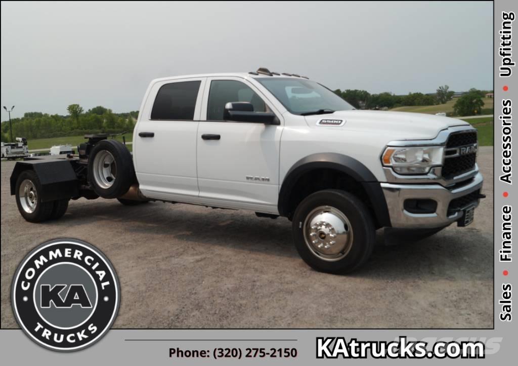 RAM 5500 TRADESMAN Camiones con chasís y cabina