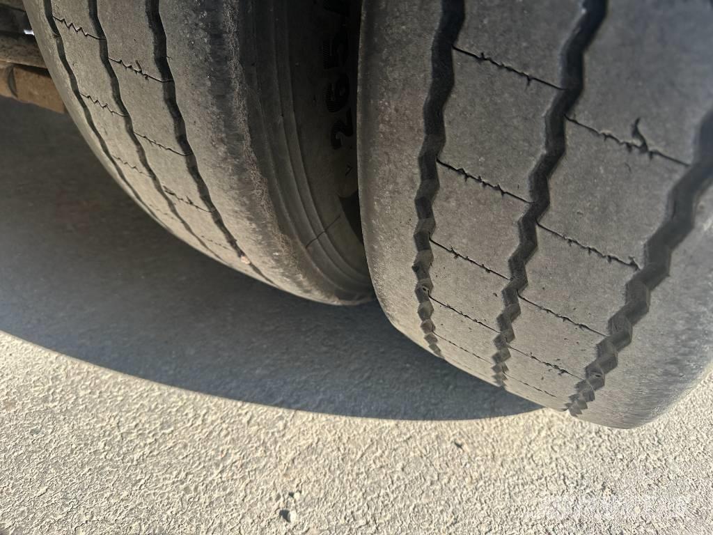 Knapen K 100 Cajas de piso oscilante