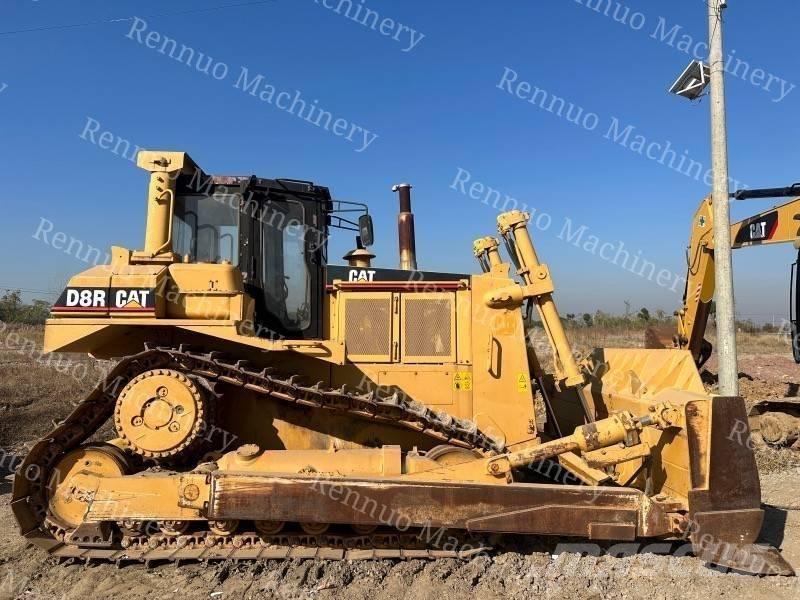 CAT D 8 R Buldozer sobre oruga