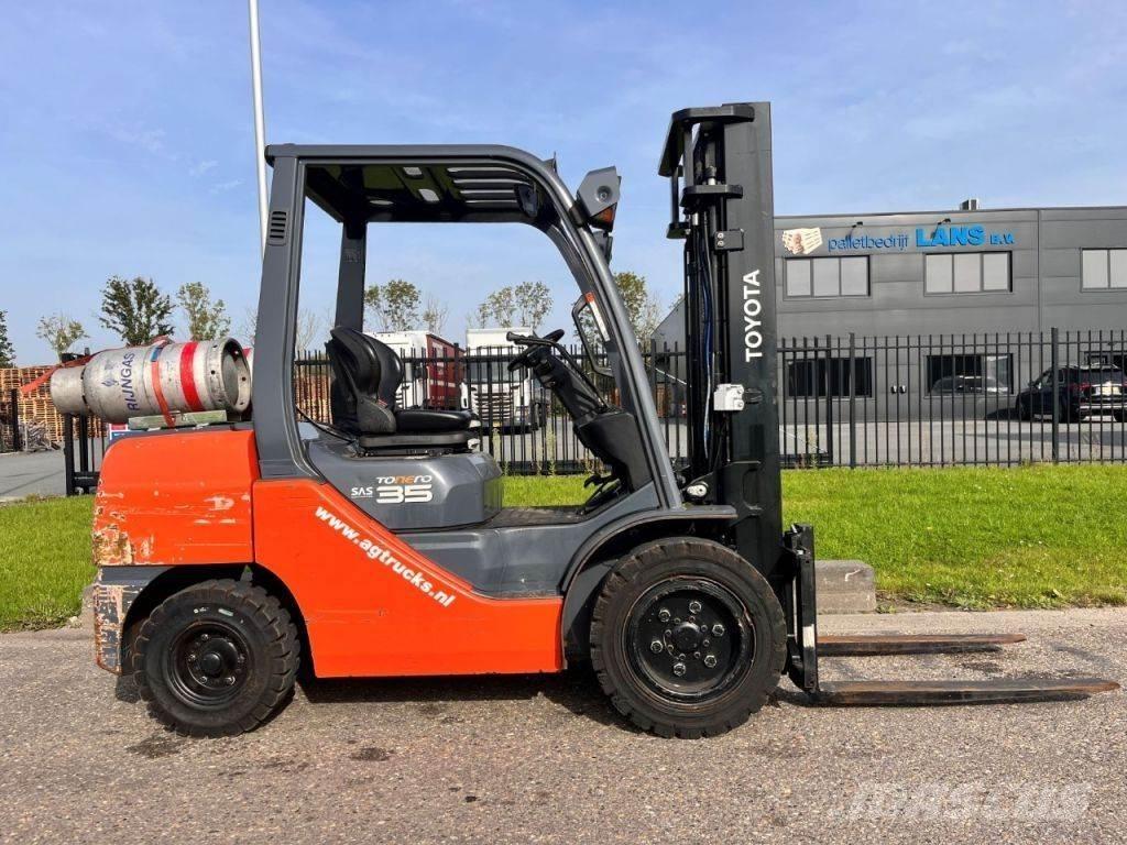 Toyota 02-8FGJF35 Camiones LPG