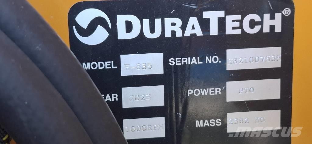 Haybuster H-835 Desmenuzadoras, cortadoras y desenrolladoras de pacas