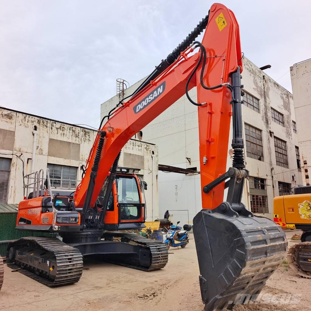 Doosan DX 300 Excavadoras sobre orugas