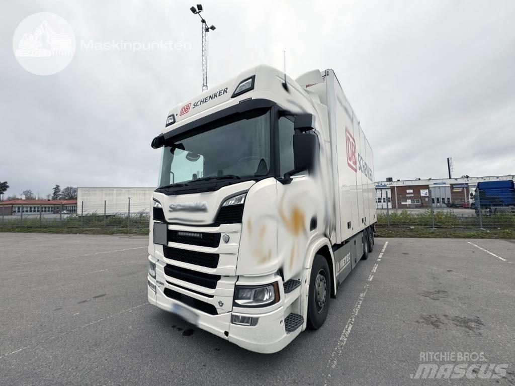 Scania R 580 Camiones con caja de remolque