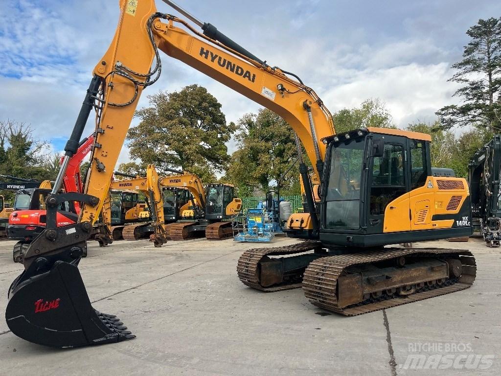 Hyundai HX140LC Excavadoras sobre orugas