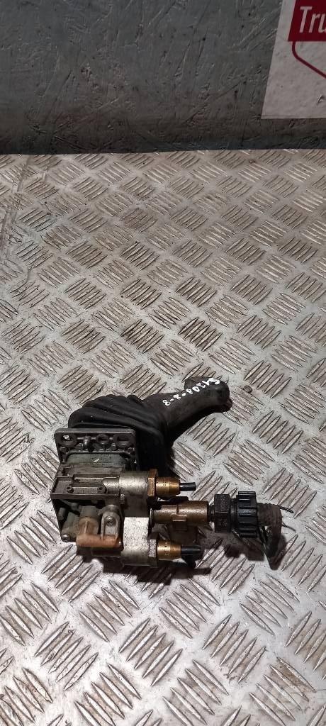 Scania S 94   1408332 Cabinas