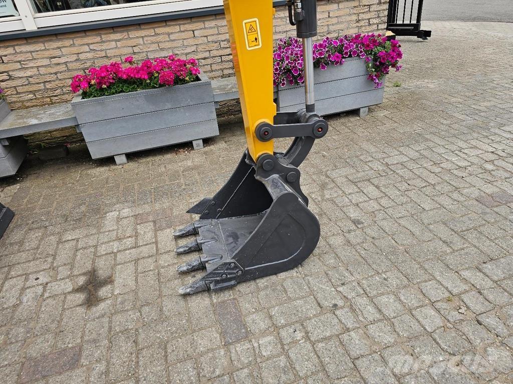 XCMG XE27U Miniexcavadoras