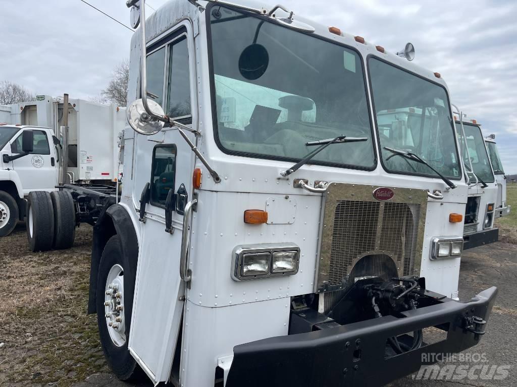 Peterbilt 320 Camiones con chasís y cabina