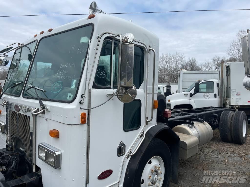 Peterbilt 320 Camiones con chasís y cabina