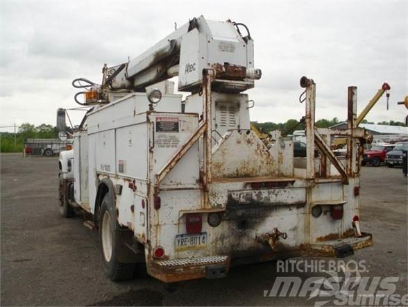 Altec D845B Plataformas sobre camión