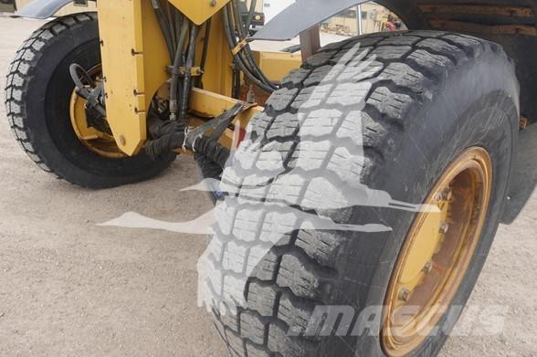 CAT 140M AWD Niveladoras