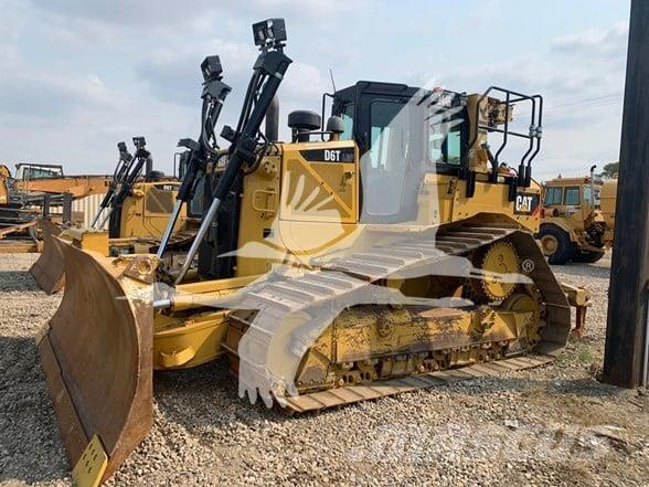 CAT D6T LGP Buldozer sobre oruga