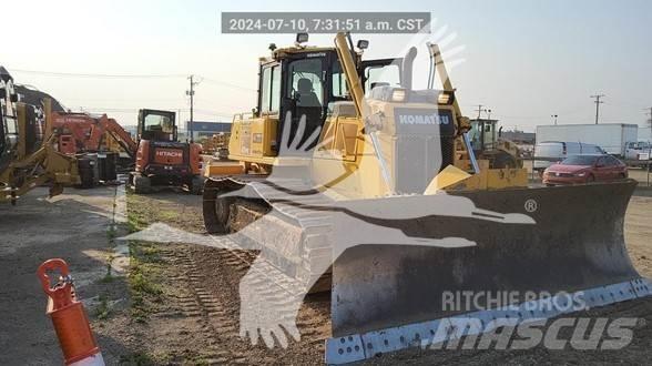 Komatsu D65PX Buldozer sobre oruga