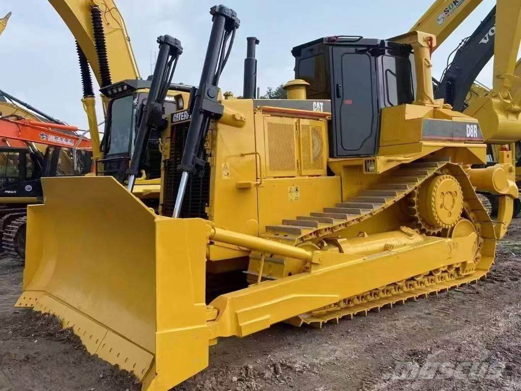 CAT D 8 R Buldozer sobre oruga