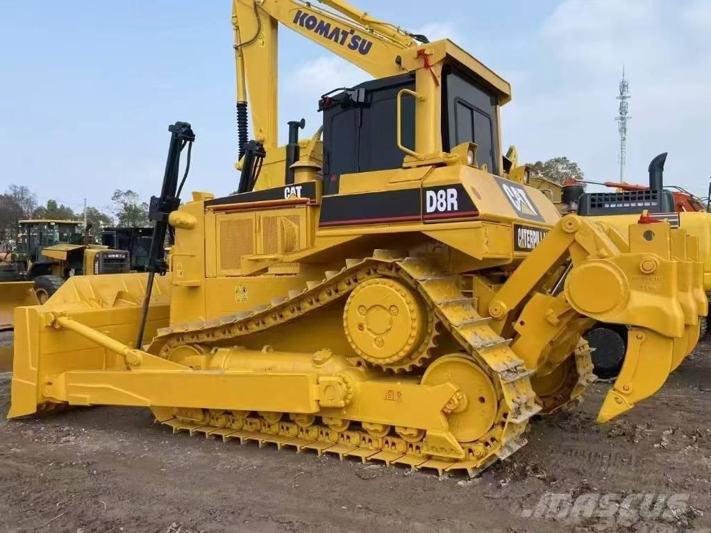 CAT D 8 R Buldozer sobre oruga
