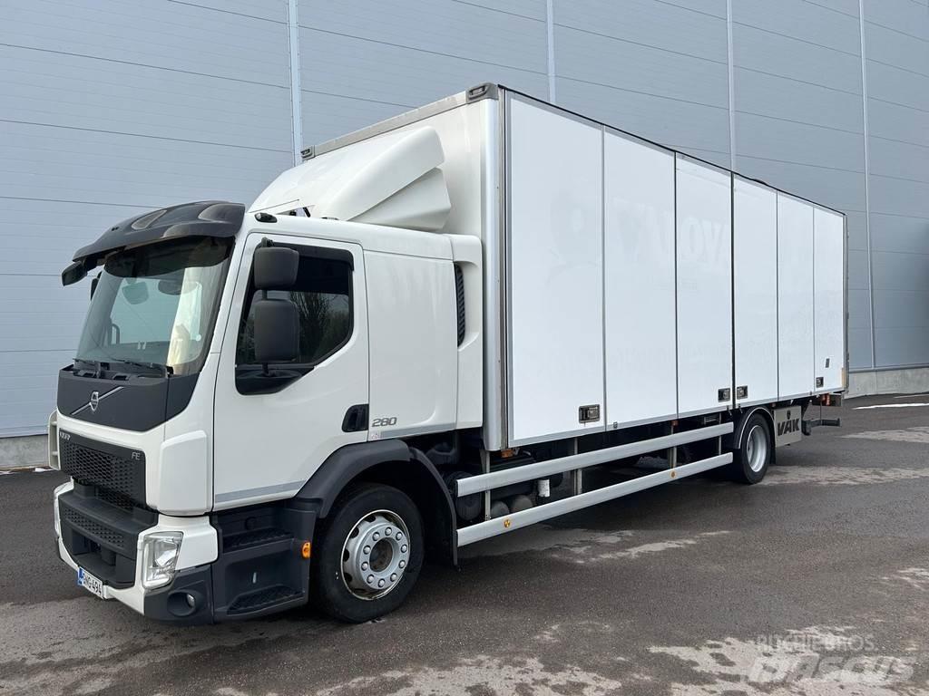 Volvo FE Camiones con caja de remolque