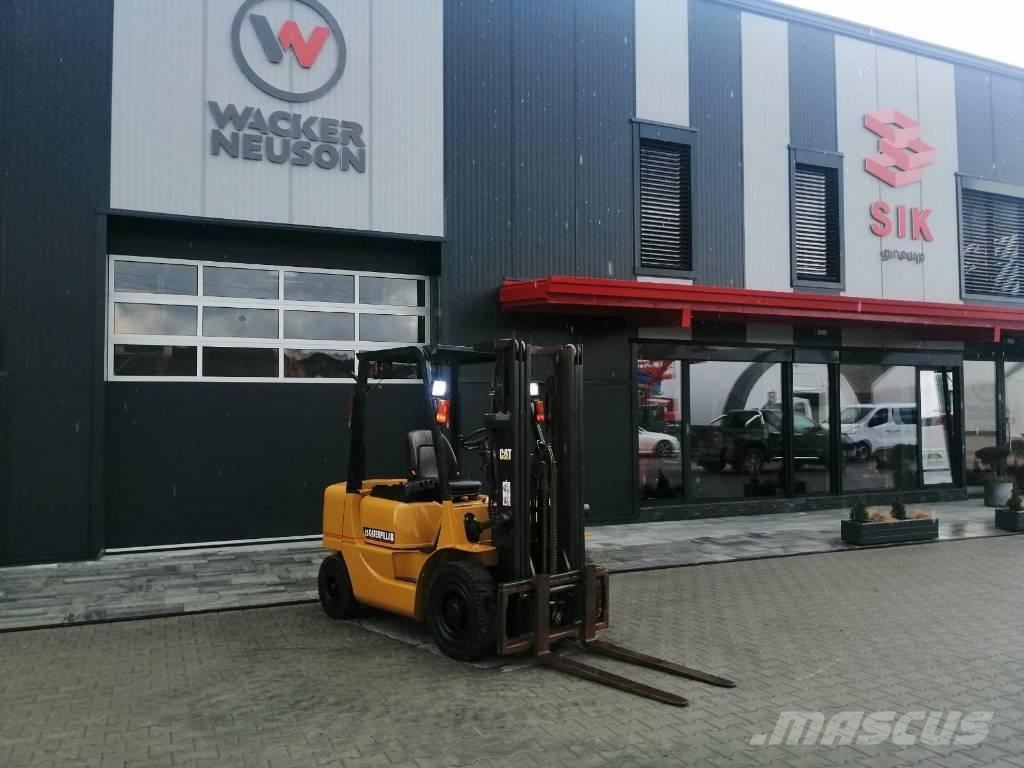 CAT DP 25 K Camiones diesel