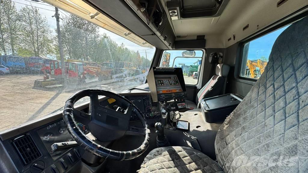 Volvo FL GUDRONATOR Rociadoras de asfalto