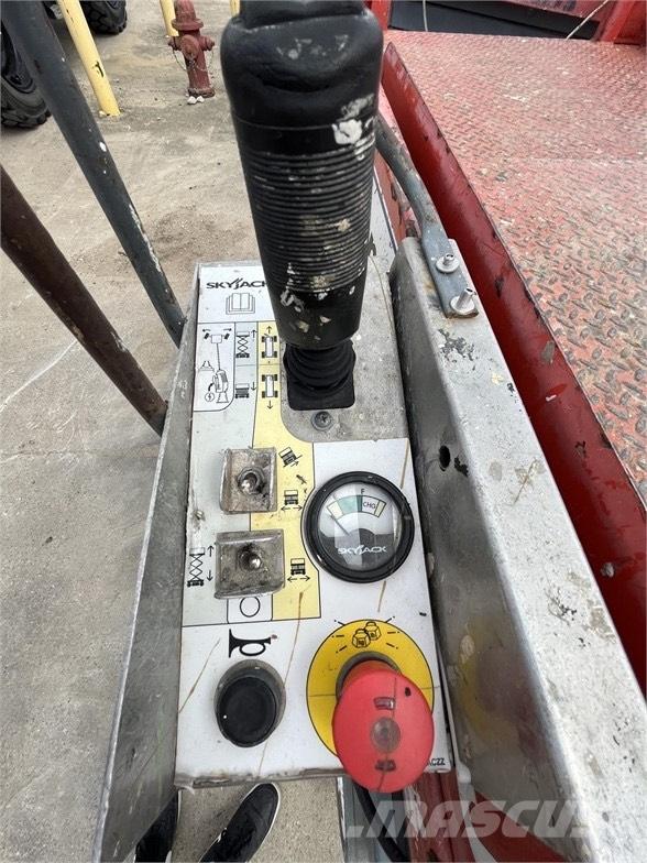 SkyJack SJ III 4632 Plataformas tijera