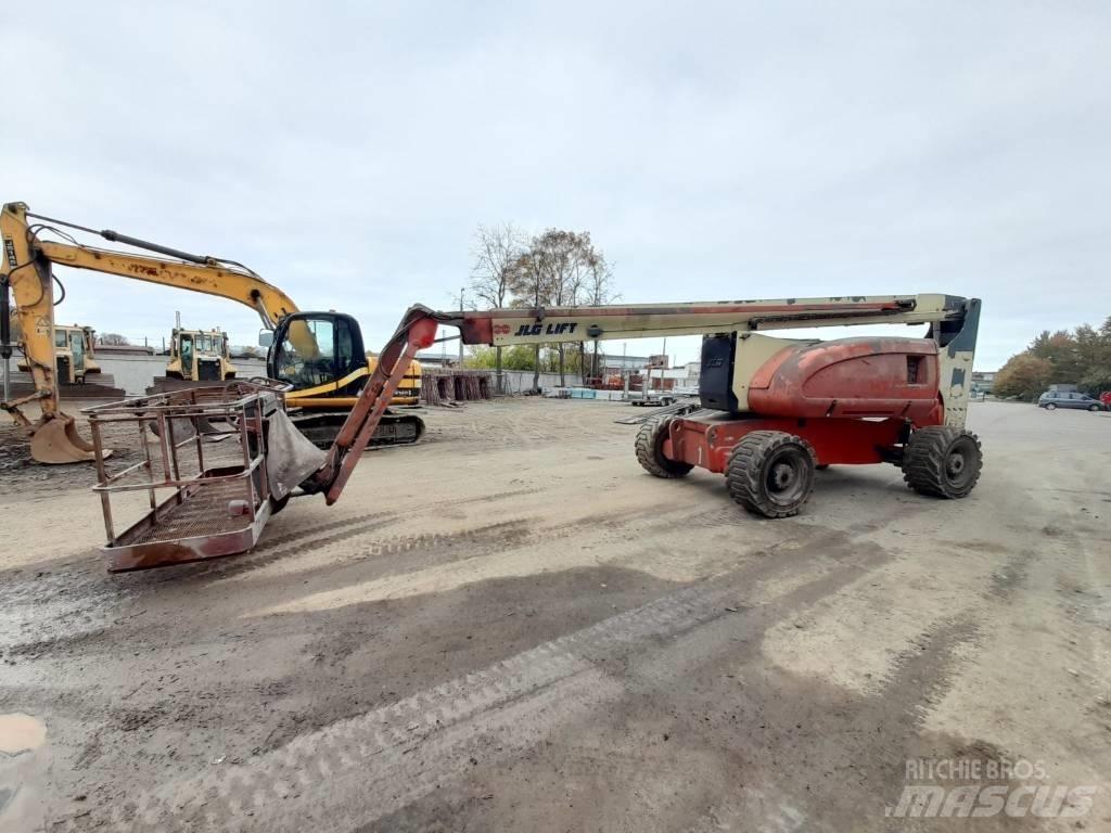 JLG 800 AJ Plataformas con brazo de elevación telescópico