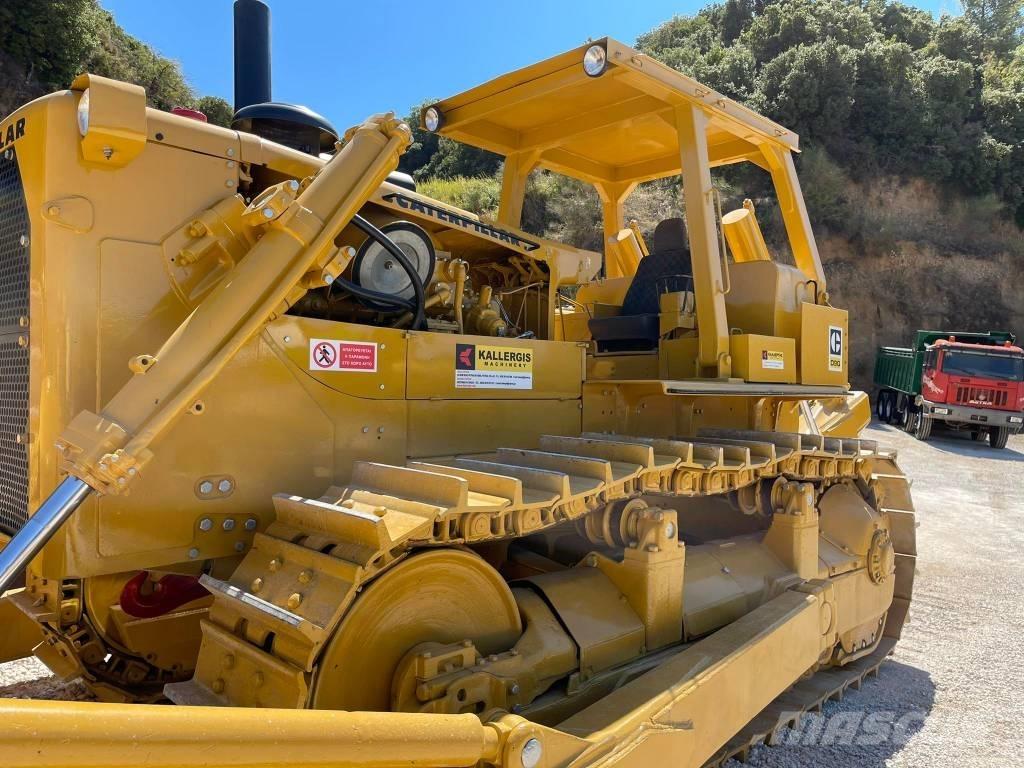 CAT D 9 G Buldozer sobre oruga