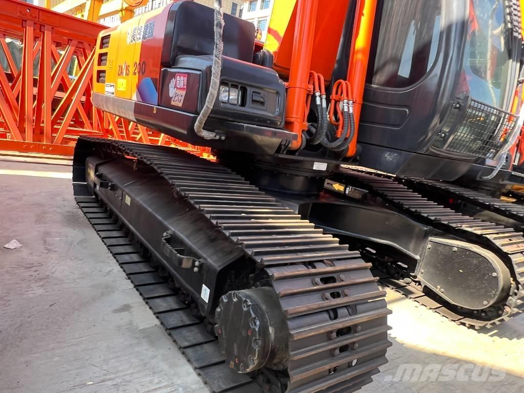 Hitachi ZX200 Excavadoras sobre orugas