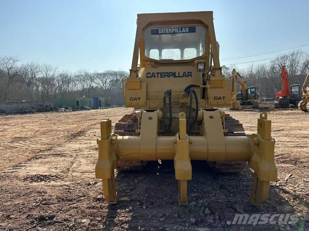 CAT D8K Buldozer sobre oruga