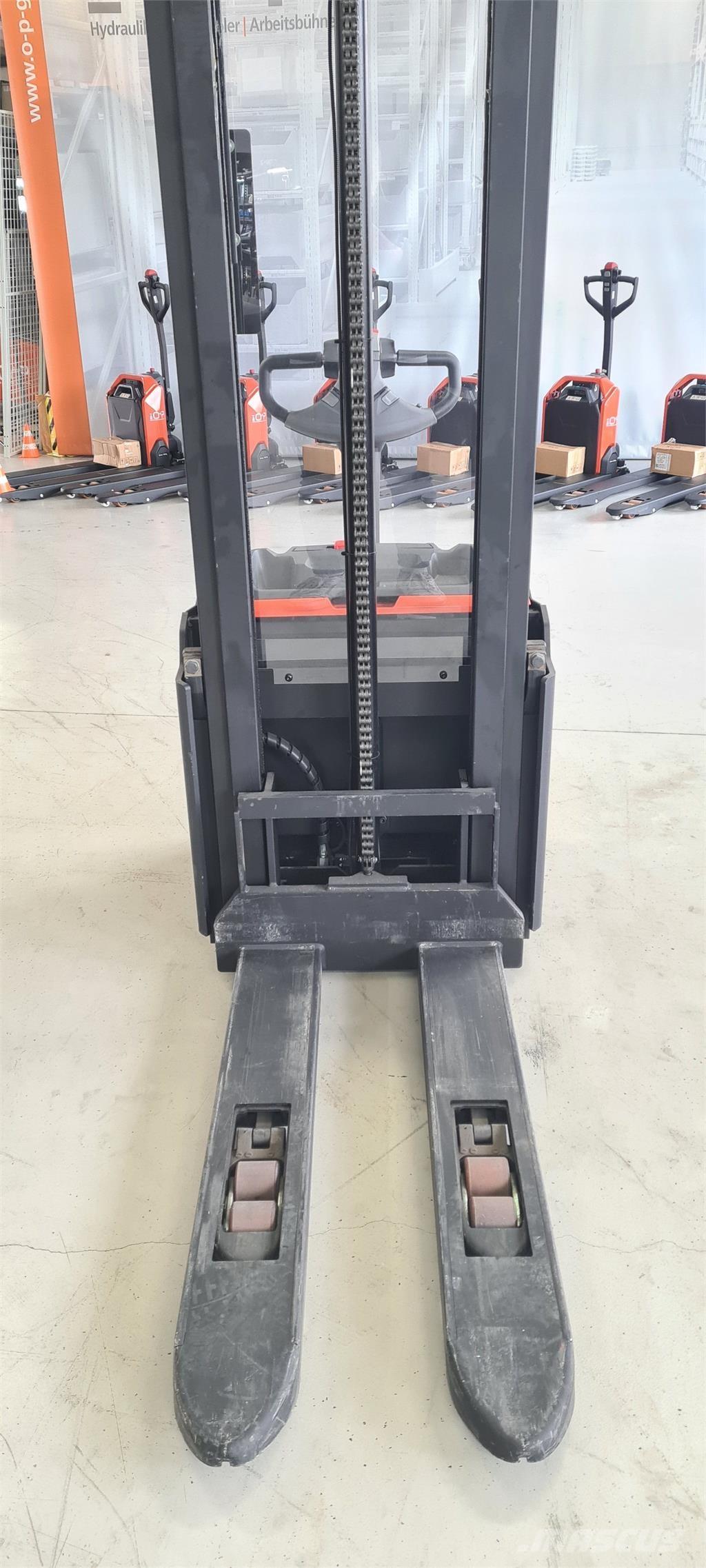 Toyota SWE120L Apiladoras eléctricos