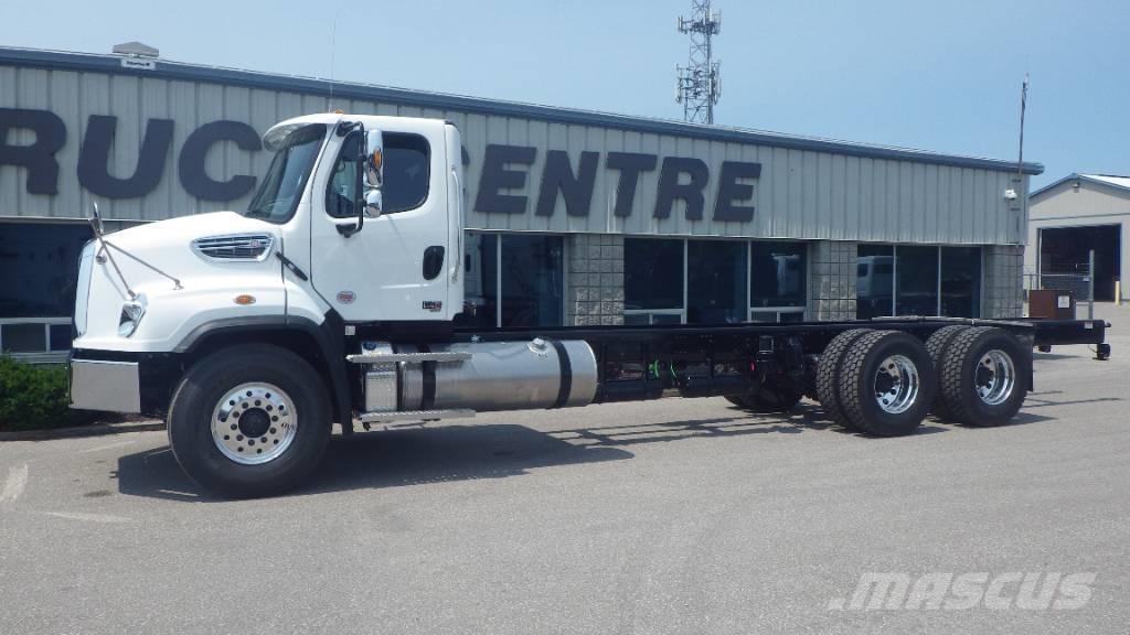 Freightliner 114 SD Camiones con chasís y cabina