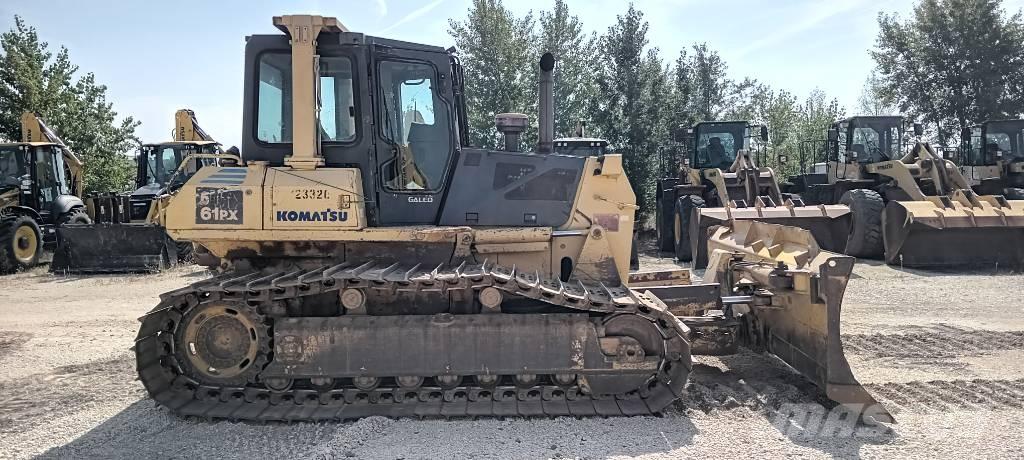 Komatsu D61EX-15 Buldozer sobre oruga