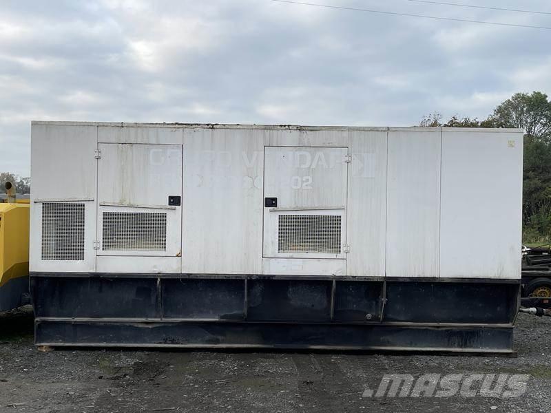 CAT C 18 - 700 Generadores diésel