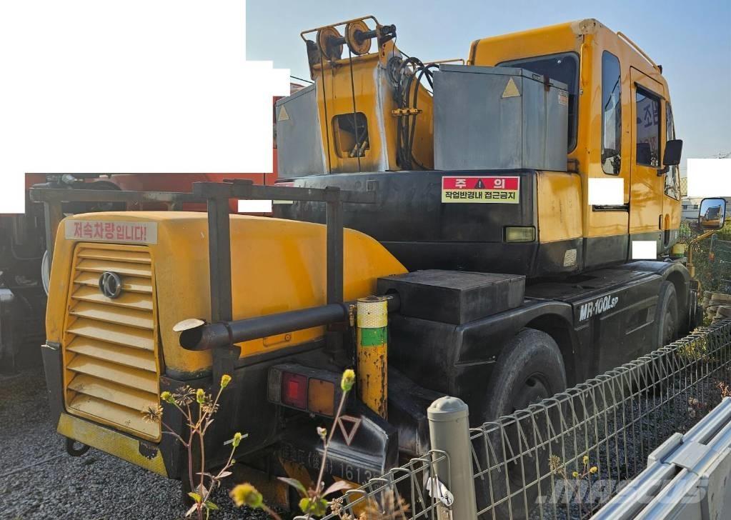 Kato MR 100 Grúas autopropulsadas