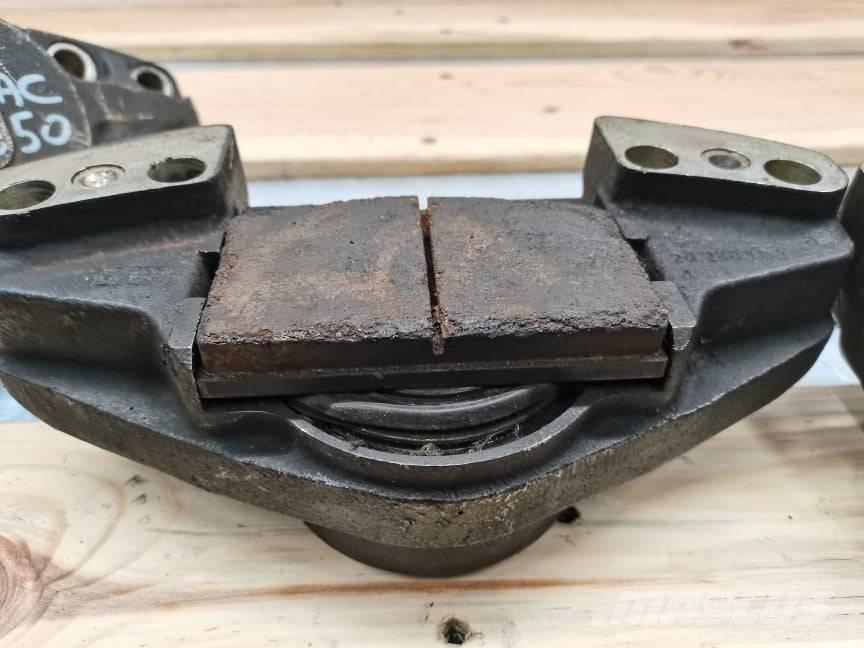 JCB 8310 Fastrack {front brake caliper} Frenos