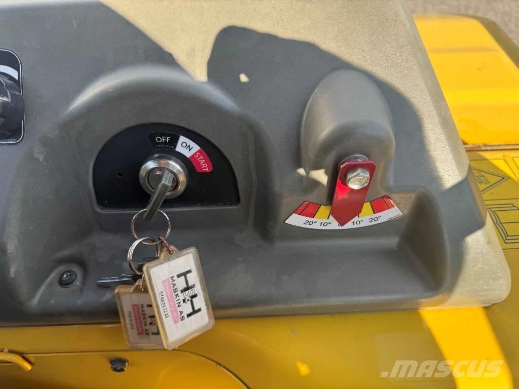 Yanmar C30R-3TV Camiones de volteo sobre orugas