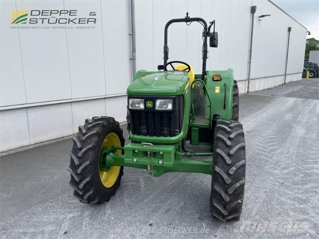 John Deere 5055E Tractores