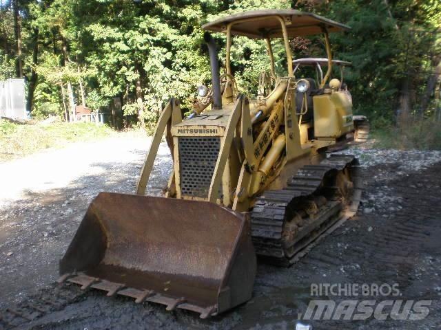 Mitsubishi BS3F Buldozer sobre oruga