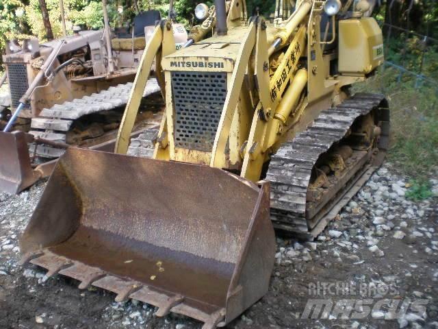 Mitsubishi BS3F Buldozer sobre oruga