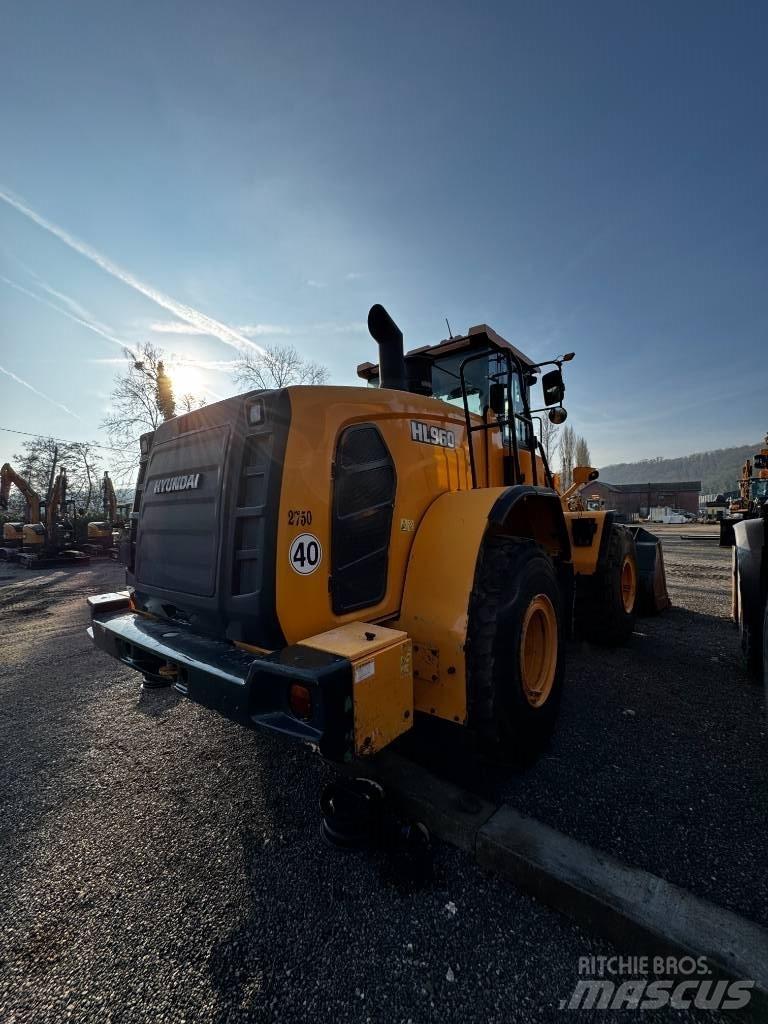 Hyundai HL 960 Cargadoras sobre ruedas