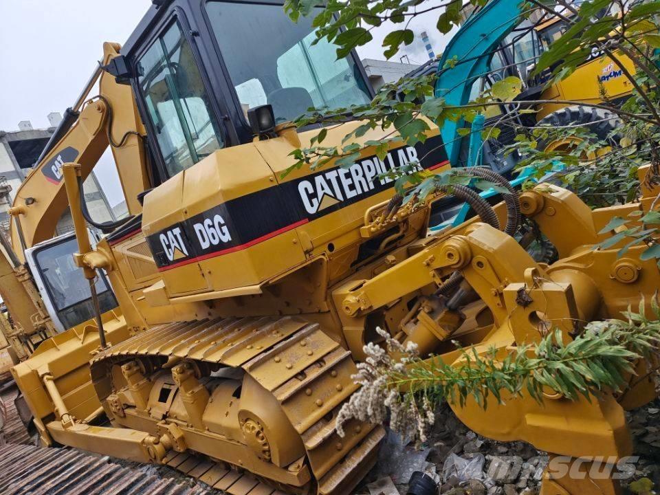 CAT D6G Buldozer sobre oruga