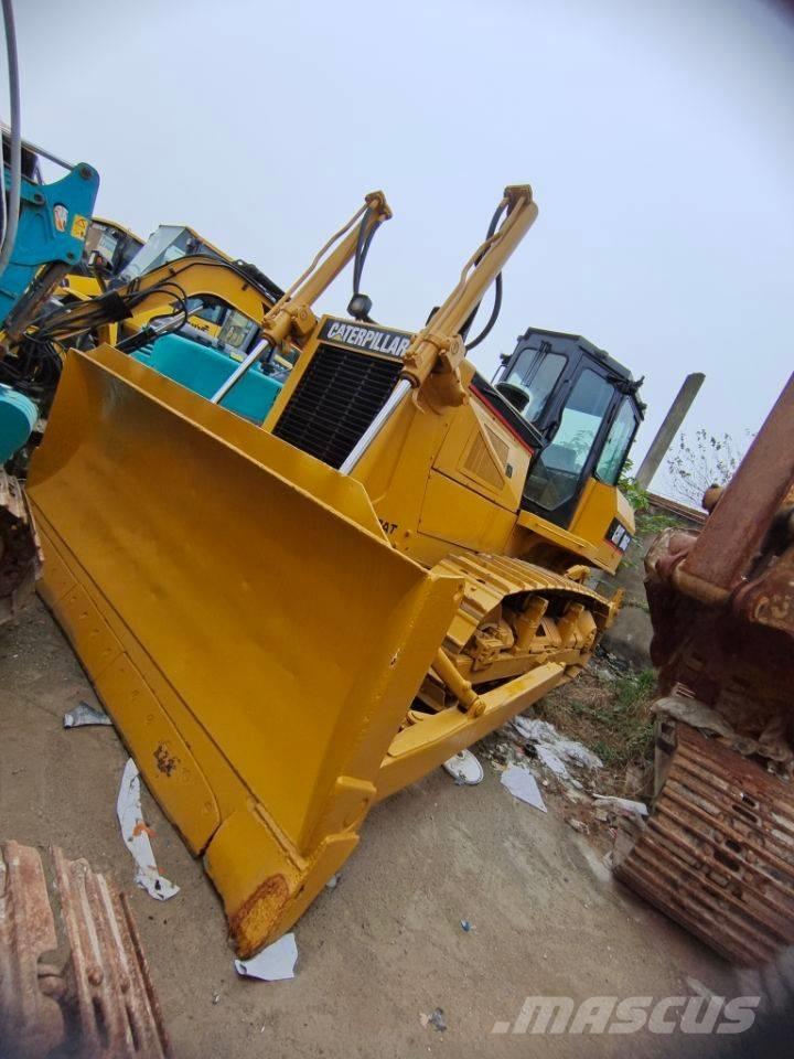 CAT D6G Buldozer sobre oruga