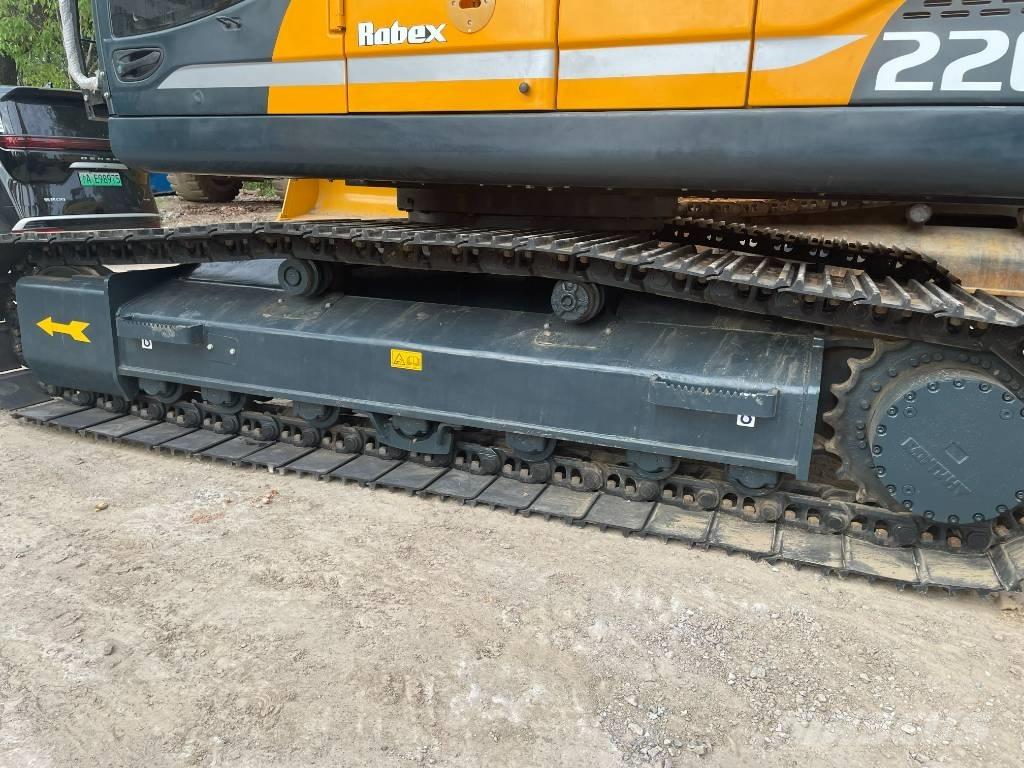 Hyundai 220LC-9S Excavadoras sobre orugas