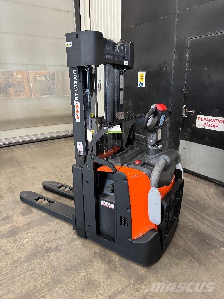 Toyota SPE140L Montacargas manual