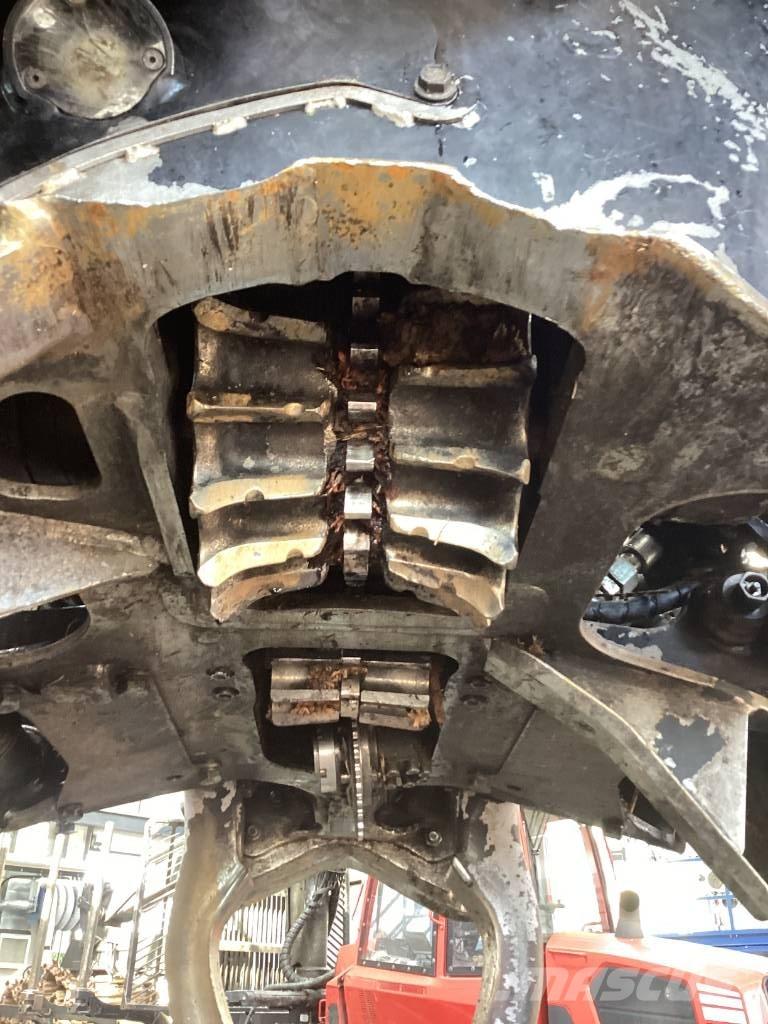 Komatsu C124 Desramadoras