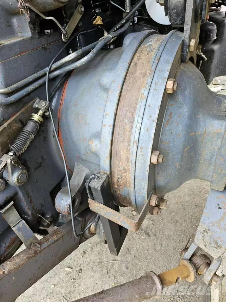 New Holland M160 Tractores