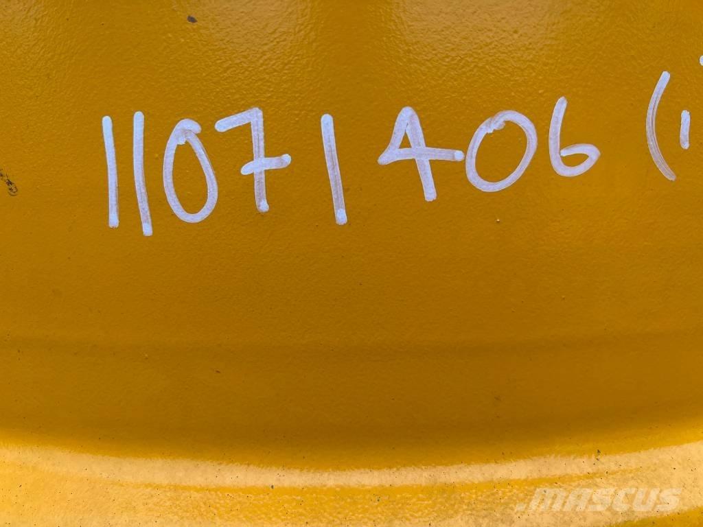 JCB 4 x Wheel Rims Ruedas