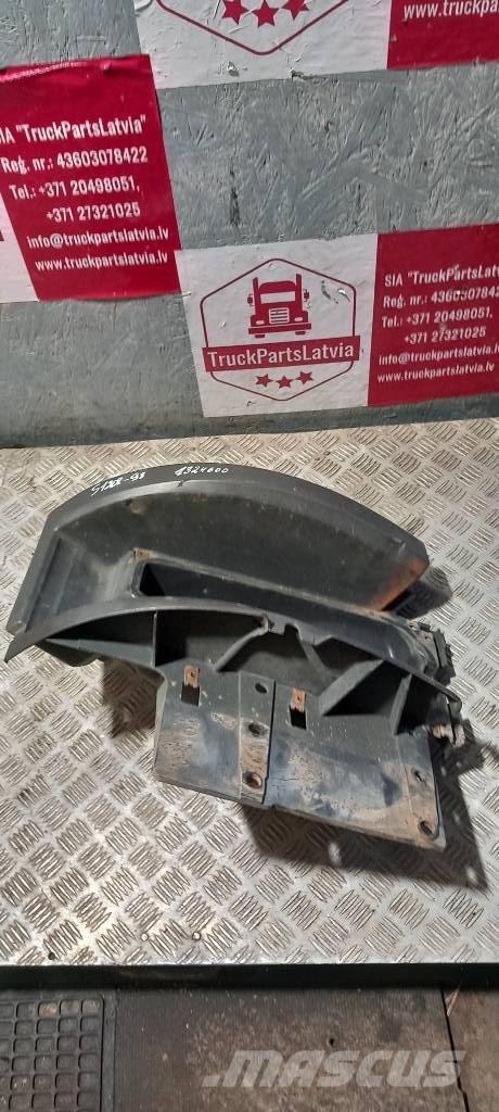 Scania 94 D.     1324600 Cabinas