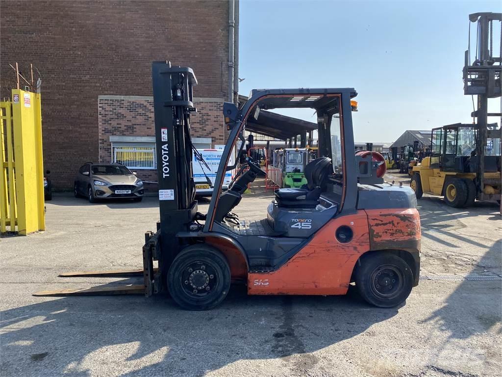 Toyota 8FG40N Camiones LPG