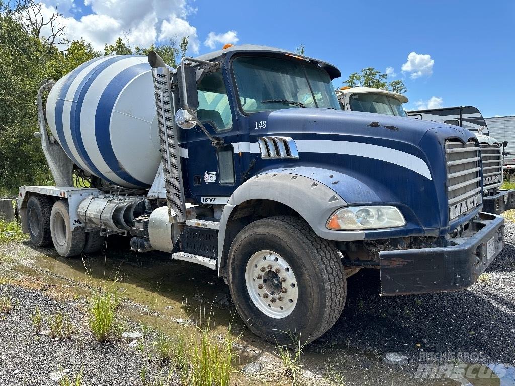 Mack GU 800 Otros camiones